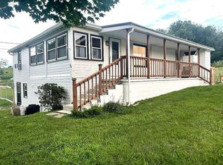 40 Hamrick St, Hillsboro, WV 24946