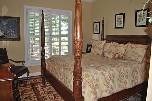 3rd image of 2004 River Oaks Dr