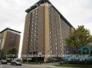 700 E 8th St UNIT 12F, Kansas City, MO 64106