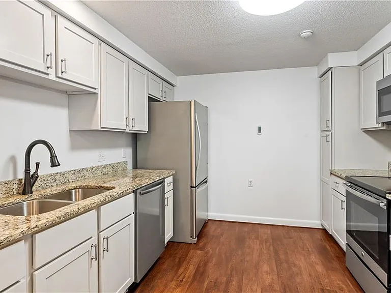 30 Argyle Ave #206 — Photo 13