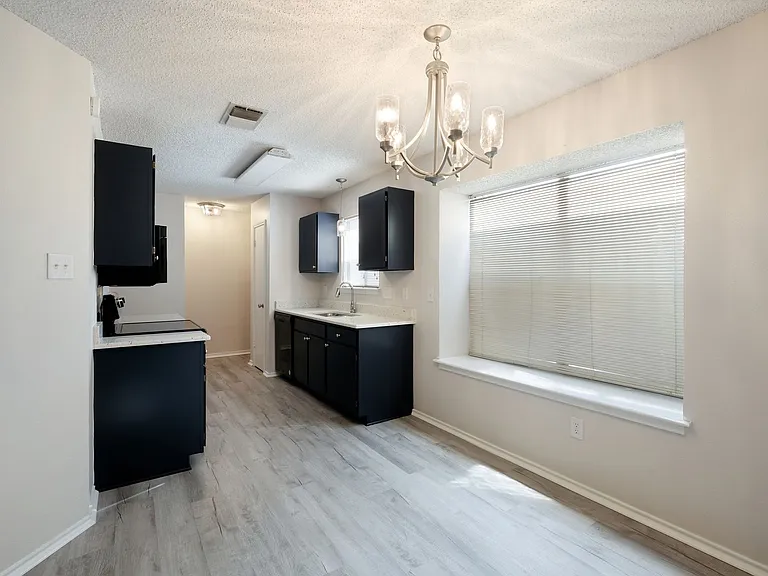 629 Fern Meadow Dr — Photo 1