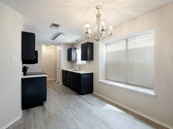 629 Fern Meadow Dr, Universal City, TX 78148
