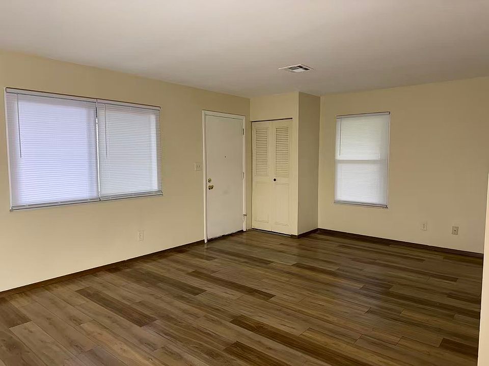 1st image of 2709 Boxwood Ln