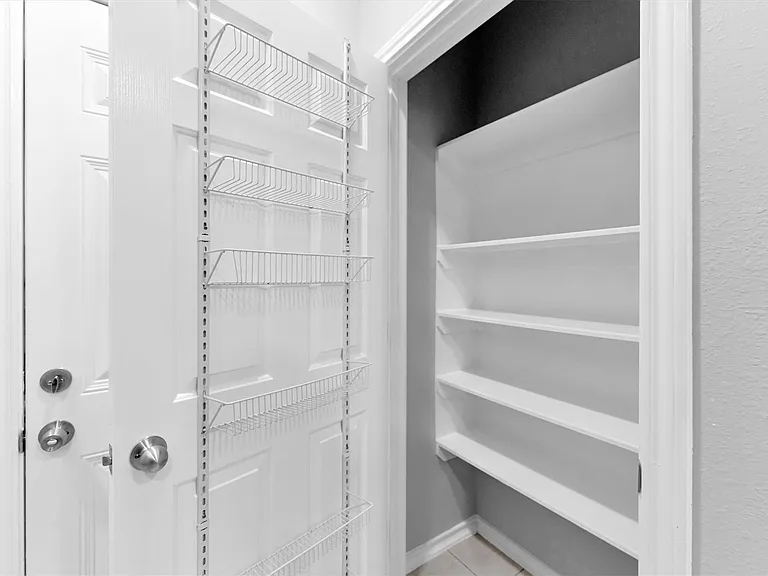 16007 Sandy Path Ln — Photo 16