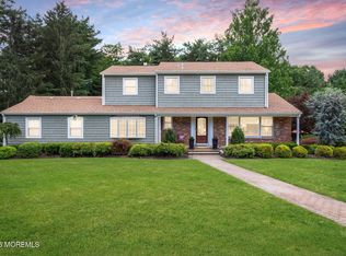 44 Devonshire Ct, Middletown, NJ 07748