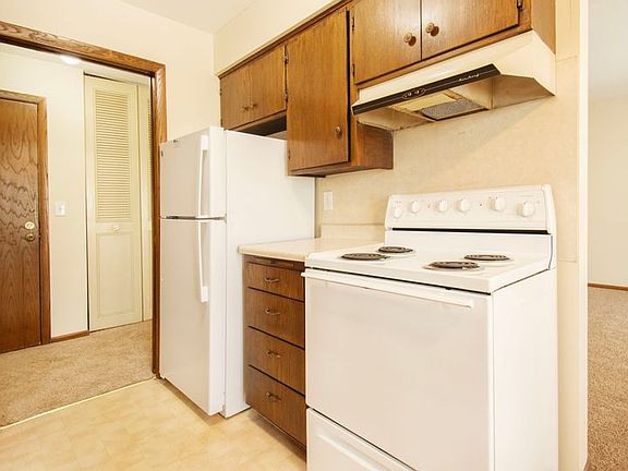 2nd image of 101 Glenbrook Rd N APT 12