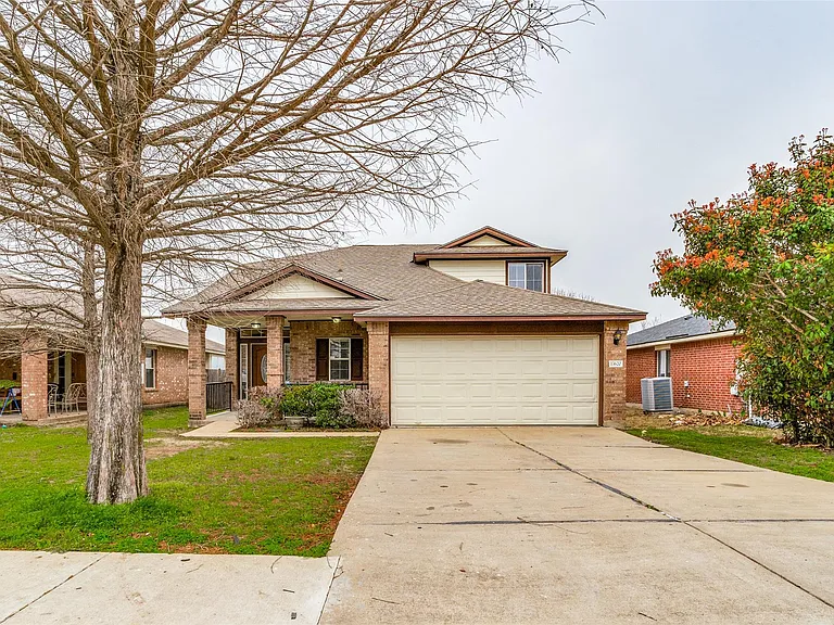 13620 Lyndon B Johnson St — Photo 2