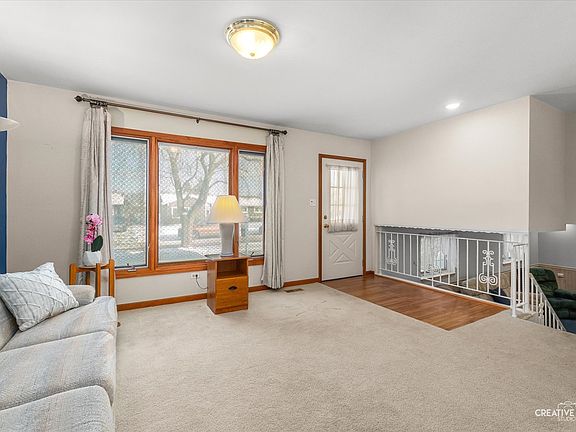 4th image of 16824 Meadowdale Dr