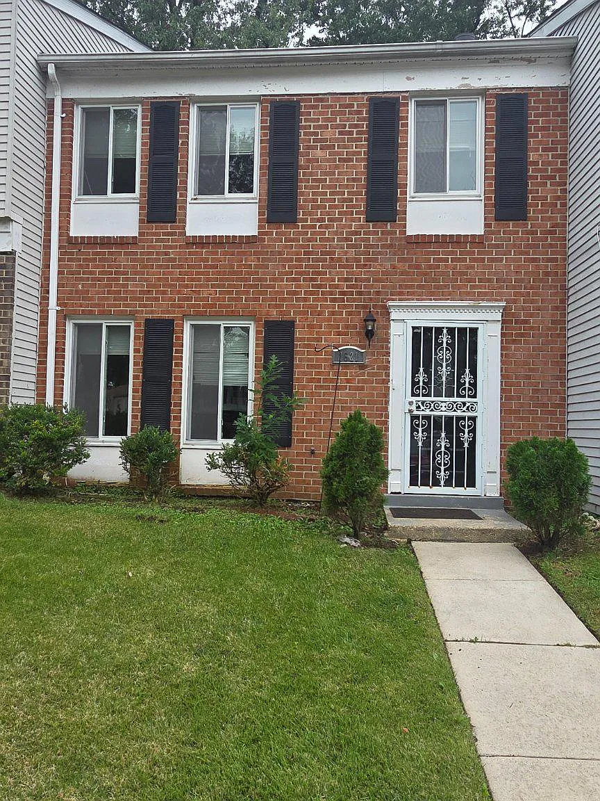 3 bed, 2.5 bath, 1452 sqft, $3,000 — Photo 1