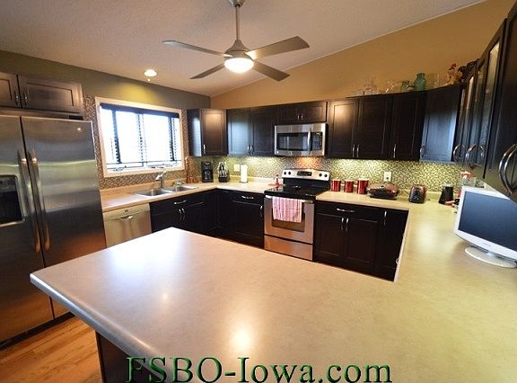 Lots of room makes this a cook's kitchen!