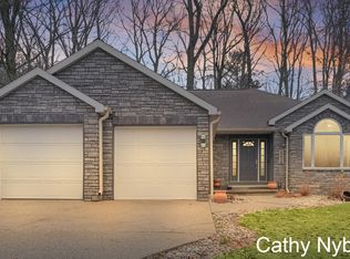 13478 Lakeshore Dr, Grand Haven, MI