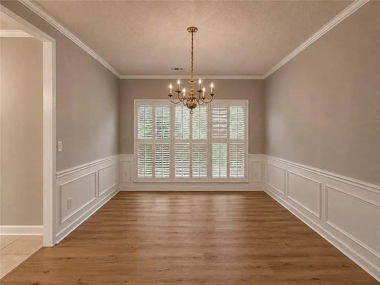 6310 Barwick Ln — Photo 17