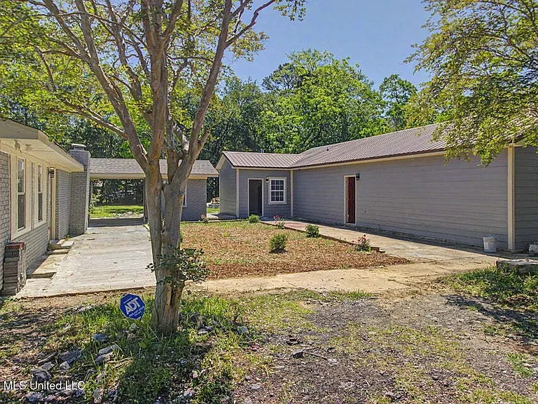 9424 Daisy Vestry Rd #4 — Photo 1