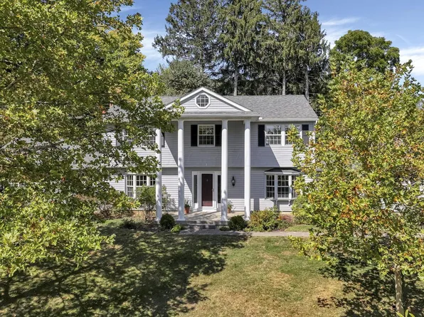 733 Mount Parnassus Dr, Granville, OH 43023