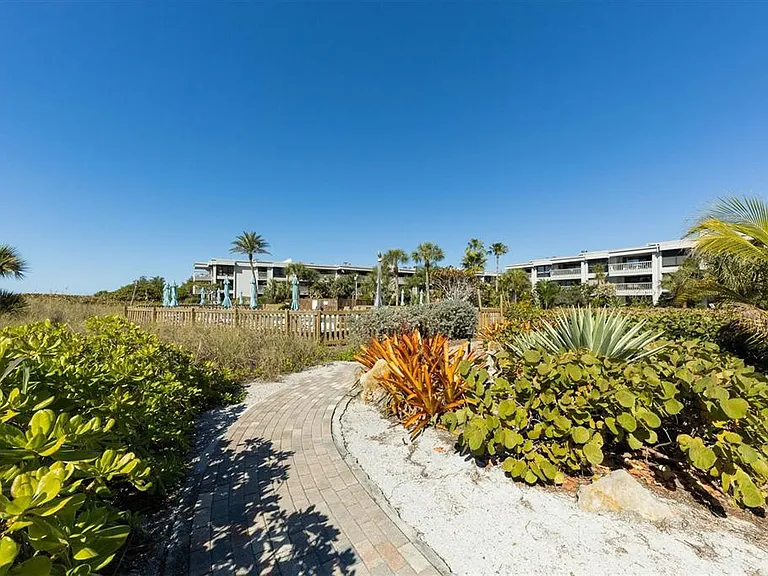 5757 Gulf Of Mexico Dr #305 — Photo 32