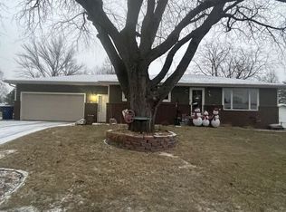 1204 Fieldcrest Dr, Norfolk, NE 68701