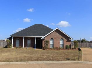 812 Crooked Creek Cv, Byram, MS 39272