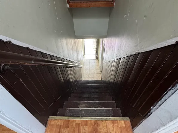 36 Spruce Street image 5 of 15