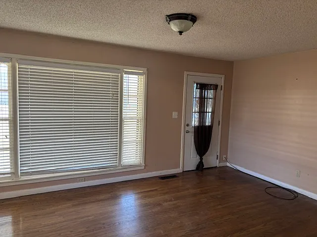 635 S 18th St — Photo 2