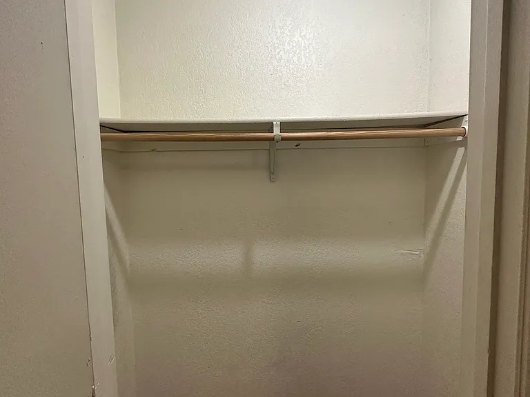 924 W Chestnut St #5 — Photo 9