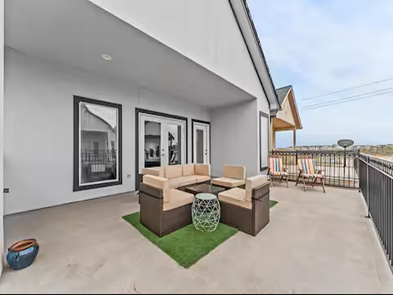 3045 Clinton Dr — Photo 13