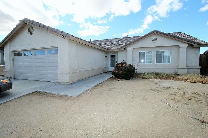 2nd image of 2200 Cameo Ave