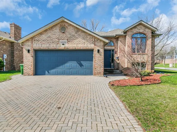 2505 Saint Clair Ave, Windsor, ON N9E 4L9