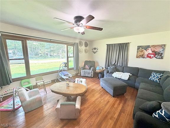 4th image of 728 Hazelwood Dr