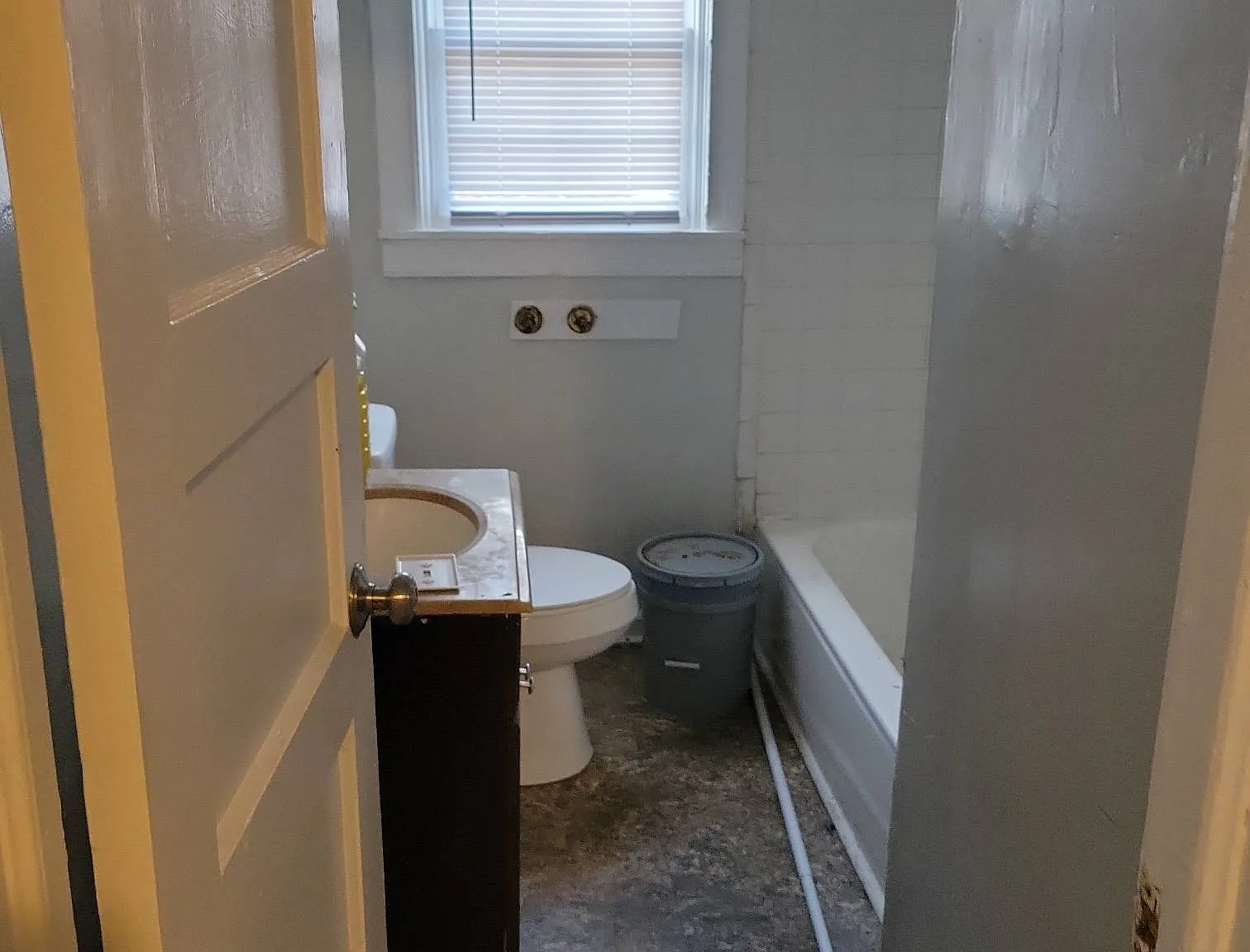1819 Grayson St - 1 — Photo 4