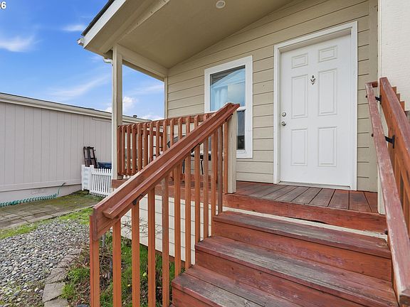 5th image of 626 SW Philadelphia Way Space 176