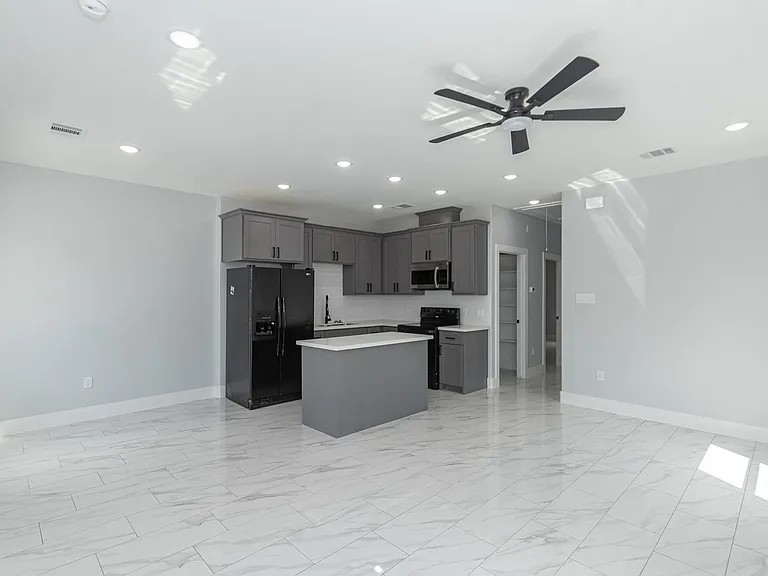 6513 Avenue B #B — Photo 8