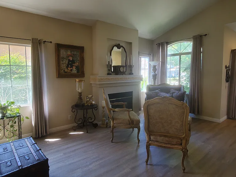 Shoreline Dr — Photo 13