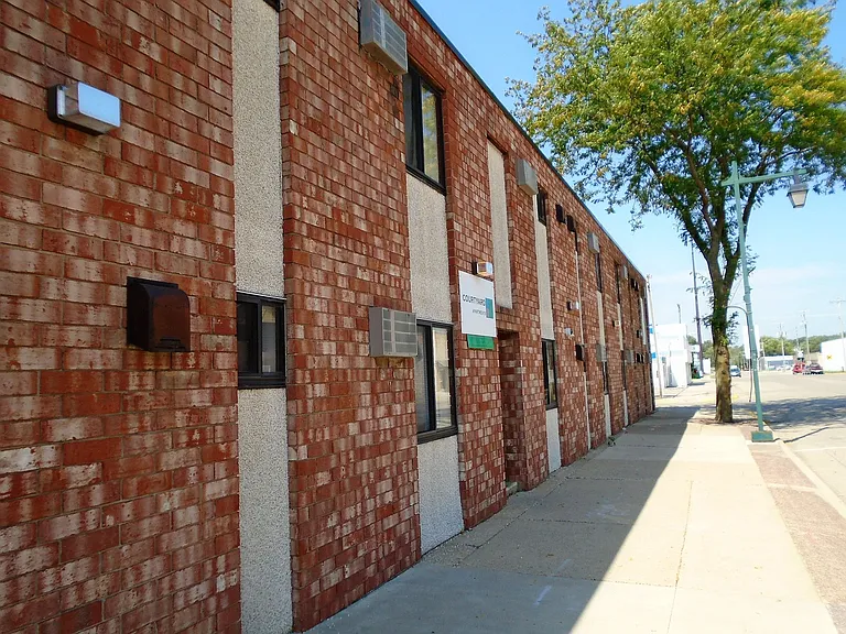 422 N Cedar Ave — Photo 9