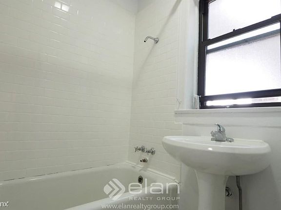 4th image of 4632 N Francisco Ave #2