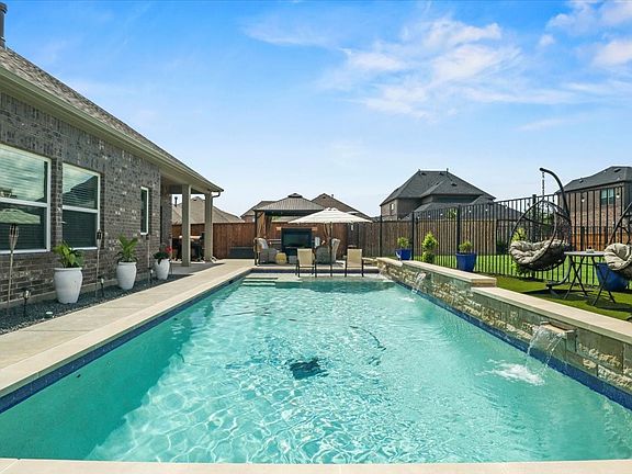 2nd image of 529 Warner Dr