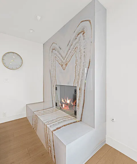 451 S Barrington Ave #302 — Photo 8