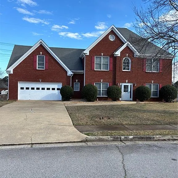 220 Cross Creek Dr — Photo 1