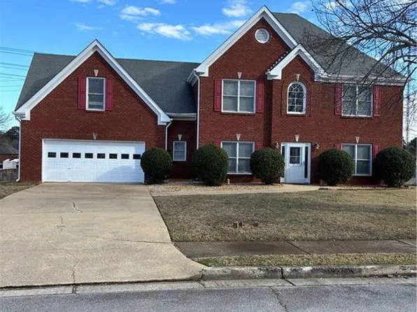 220 Cross Creek Dr, Lilburn, GA 30047