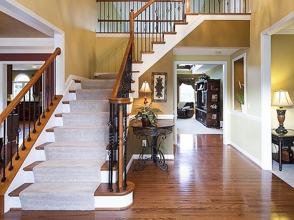 3rd image of 1460 Vistaglen Cir