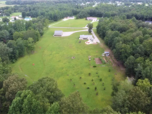 751 Newt Vanattia Rd, Hillsboro, TN 37342