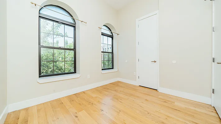 Rented by Nooklyn NYC LLC | media 8