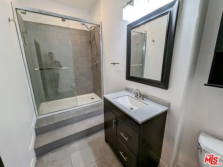 312 W 5th St #1103 — Photo 9
