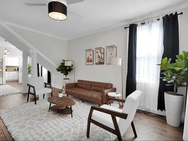 2205 Ernest St — Photo 3