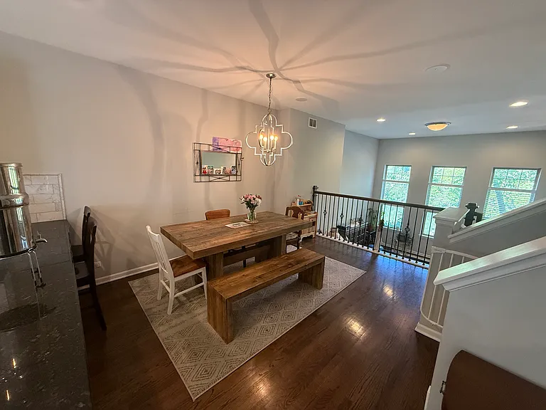 3237 N Talman Ave — Photo 9