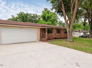 10673 Arnez Rd, Jacksonville, FL 32218