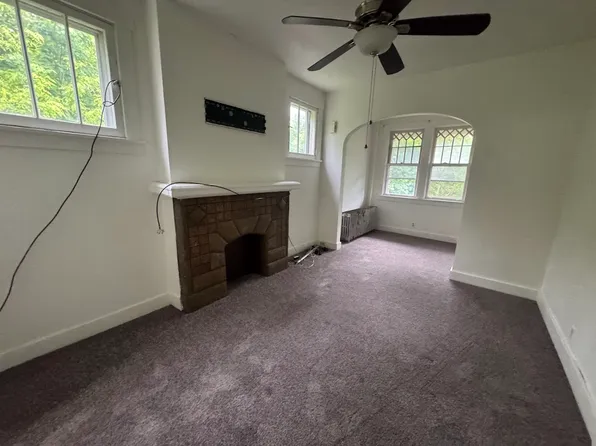 27 Shaw Ave #2, Mc Kees Rocks, PA 15136