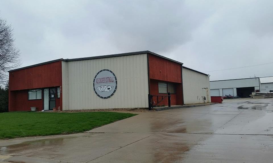 2nd image of 715 49th St