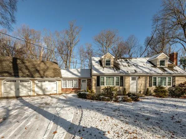 3 Woodcreek Road, Brookfield, CT 06804