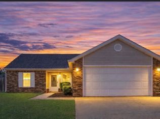 1415 S Camellia Ln, Fayetteville, AR 72704