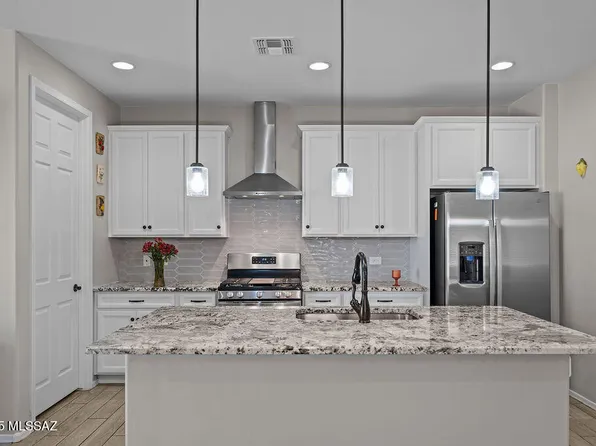 7733 S Crested Spring Dr, Tucson, AZ 85757